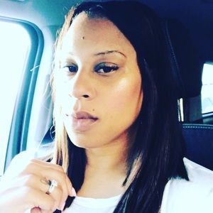 Meet your Posher, Ebony